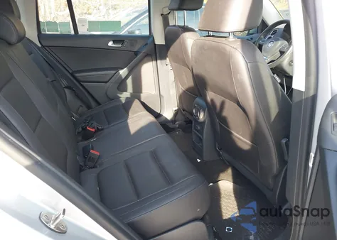 2017 Volkswagen Tiguan 2.0T/2.0T S z USA, uszkodzony, nr VIN WVGBV7AX1HK013365